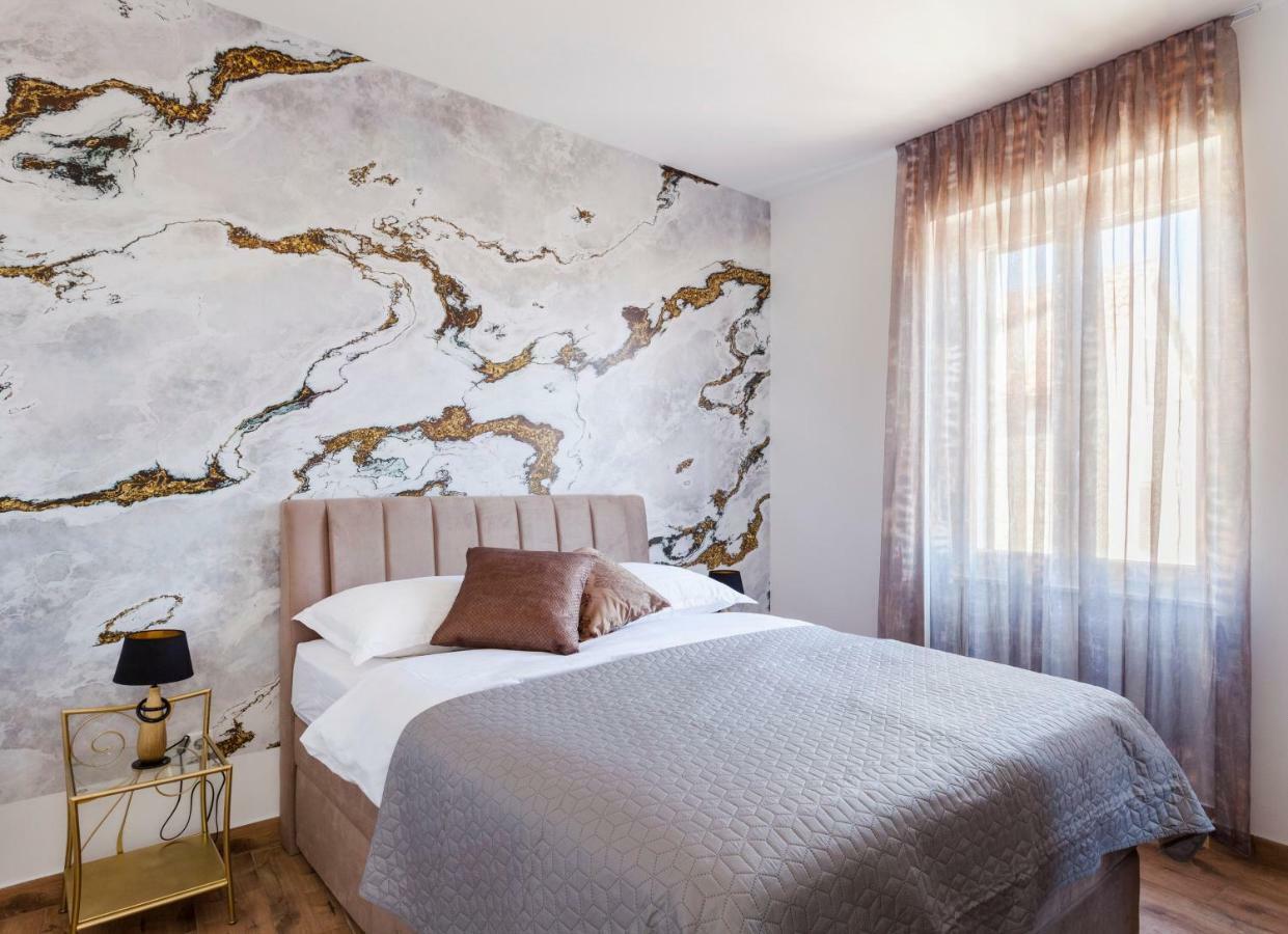 Cozy Apartment Lile In The Heart Of Old Town สปลิท ภายนอก รูปภาพ