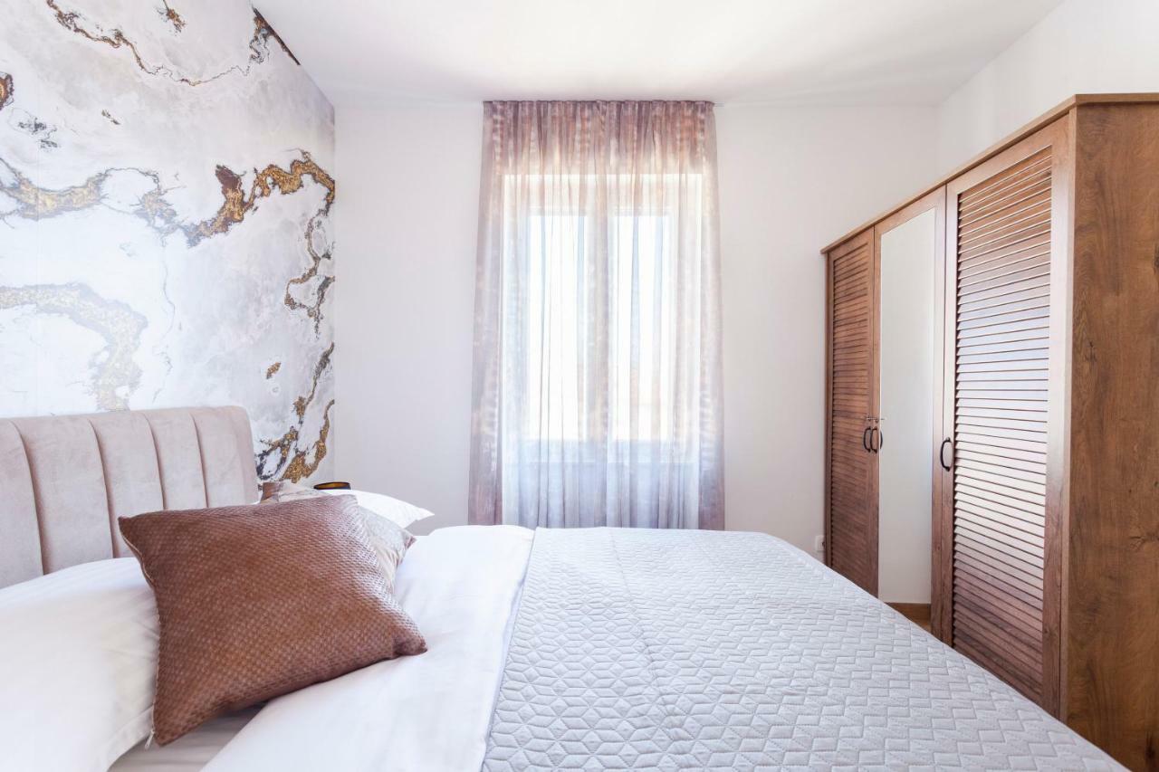 Cozy Apartment Lile In The Heart Of Old Town สปลิท ภายนอก รูปภาพ